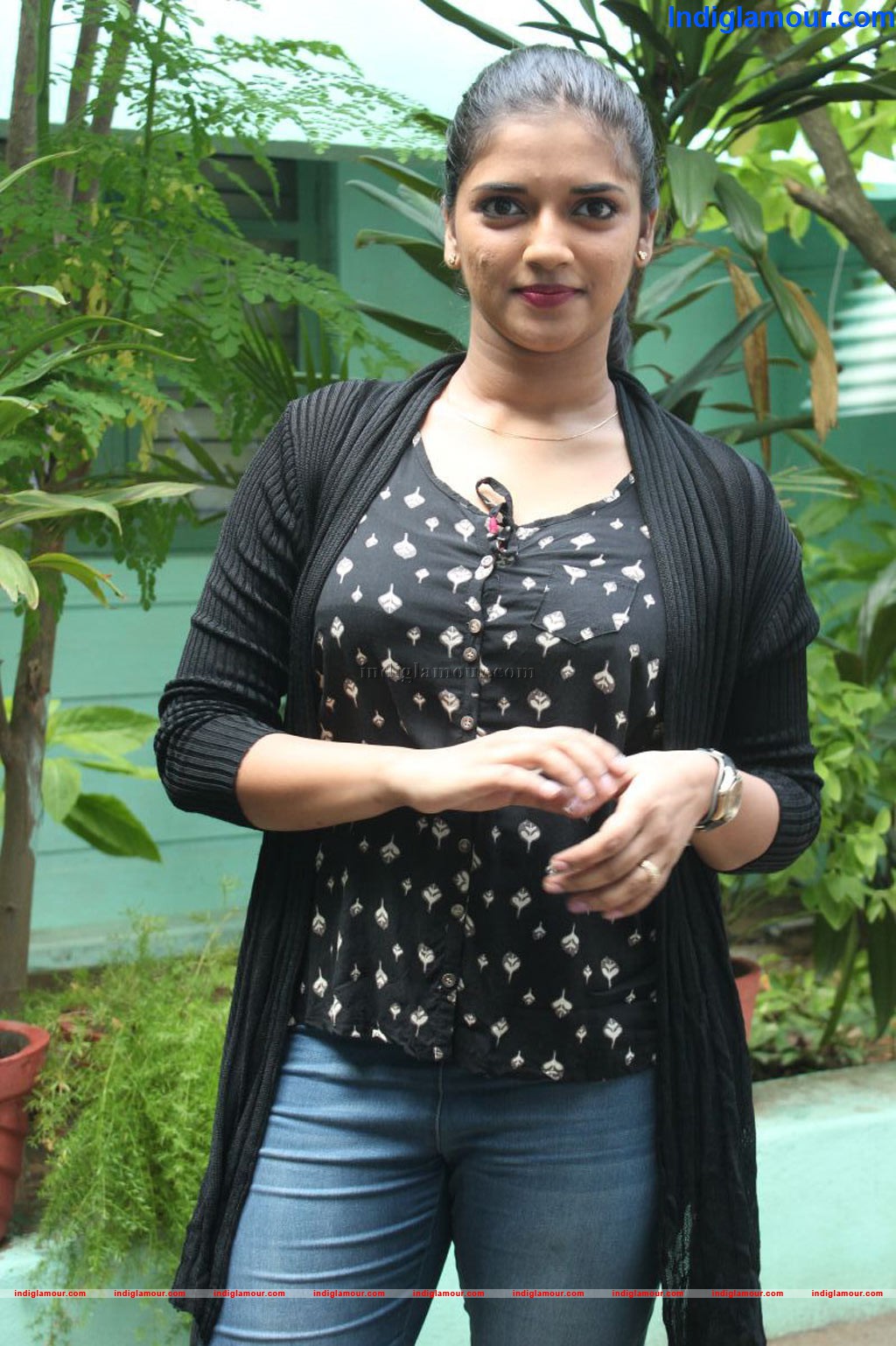 Vasundhara Kashyap Actress hd photo