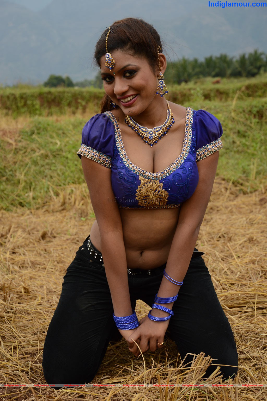 Rasiya Actress hd photo