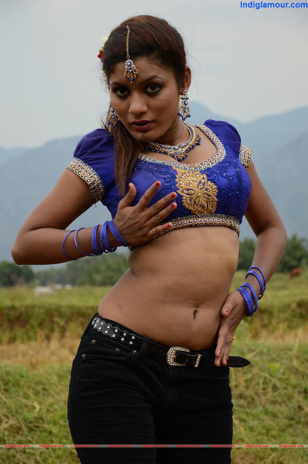 Rasiya Actress hd photo