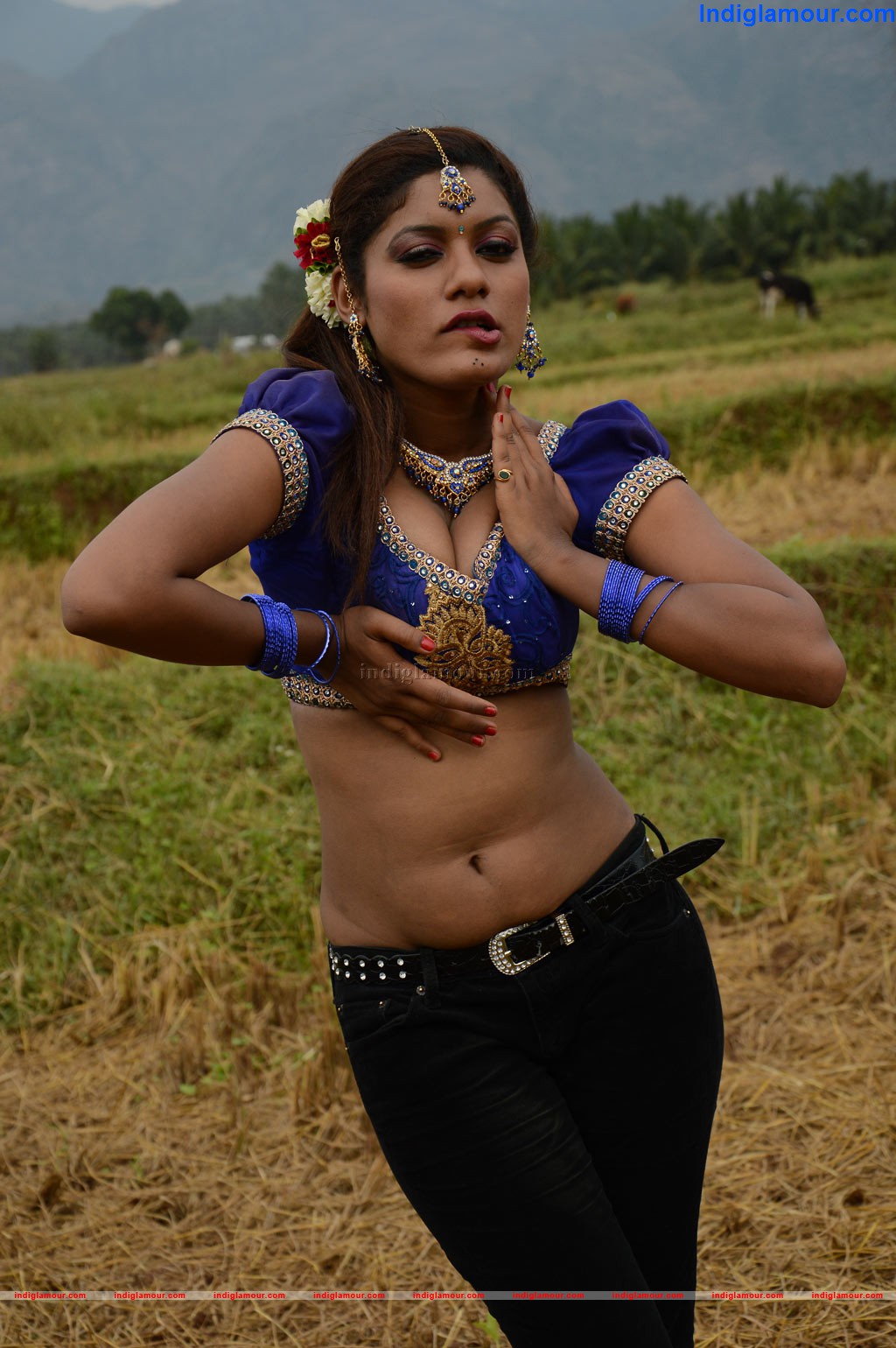 Rasiya Actress hd photo