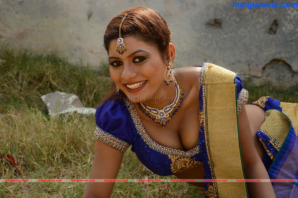 Rasiya Actress hd photo