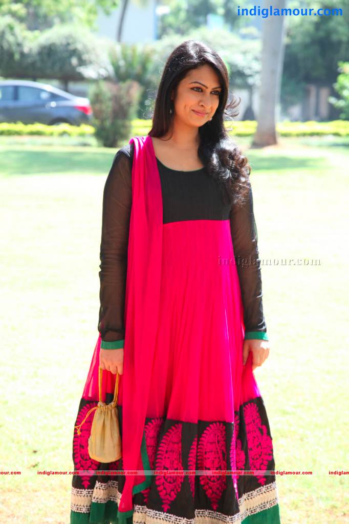 Sagari Venkata Actress hd photo