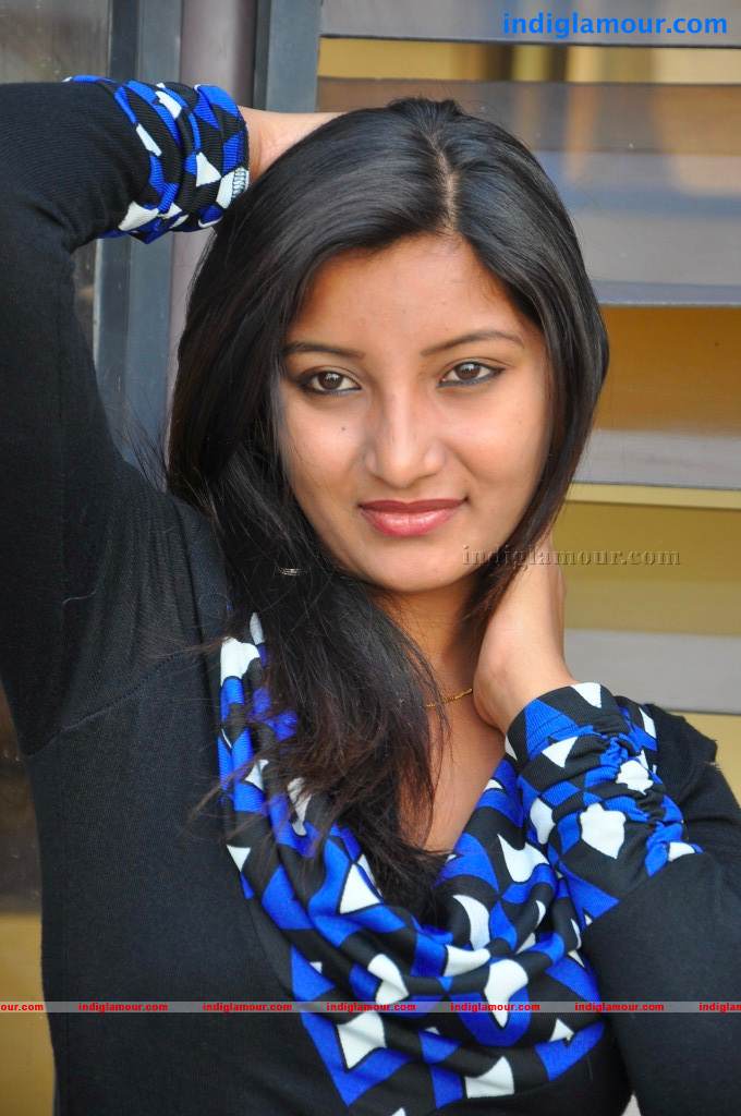 Vinisha Naidu Actress hd photo