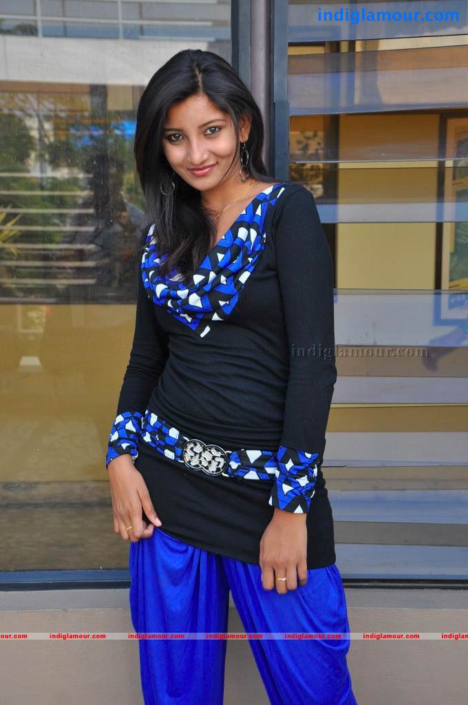 Vinisha Naidu Actress hd photo