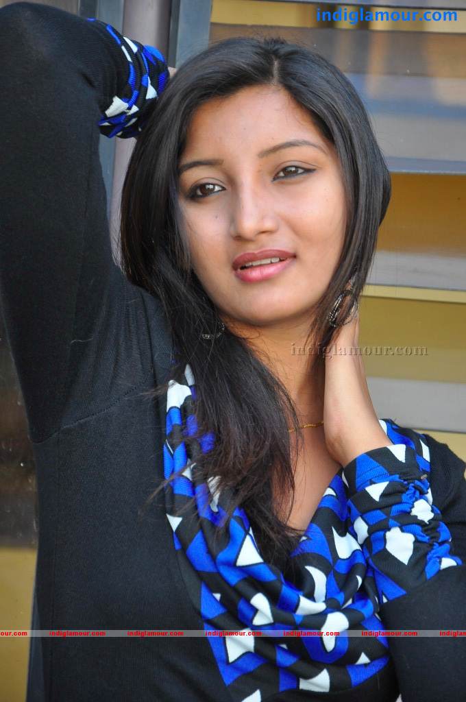 Vinisha Naidu Actress hd photo
