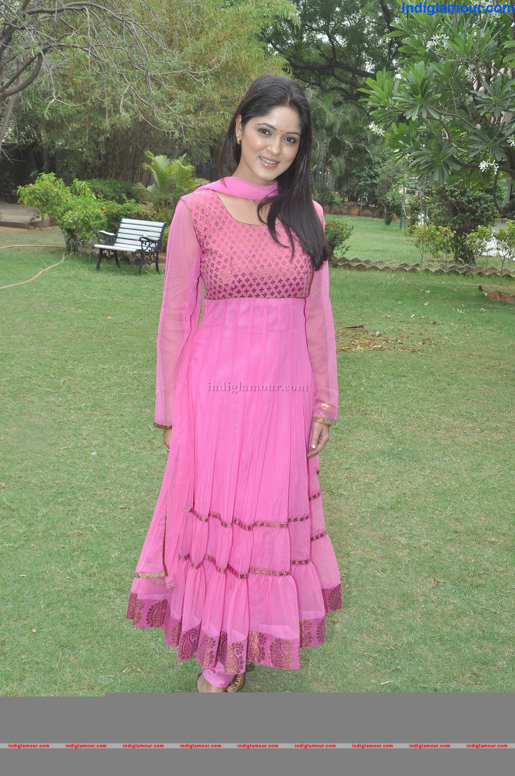 Parvathi Nirban Actress hd photo