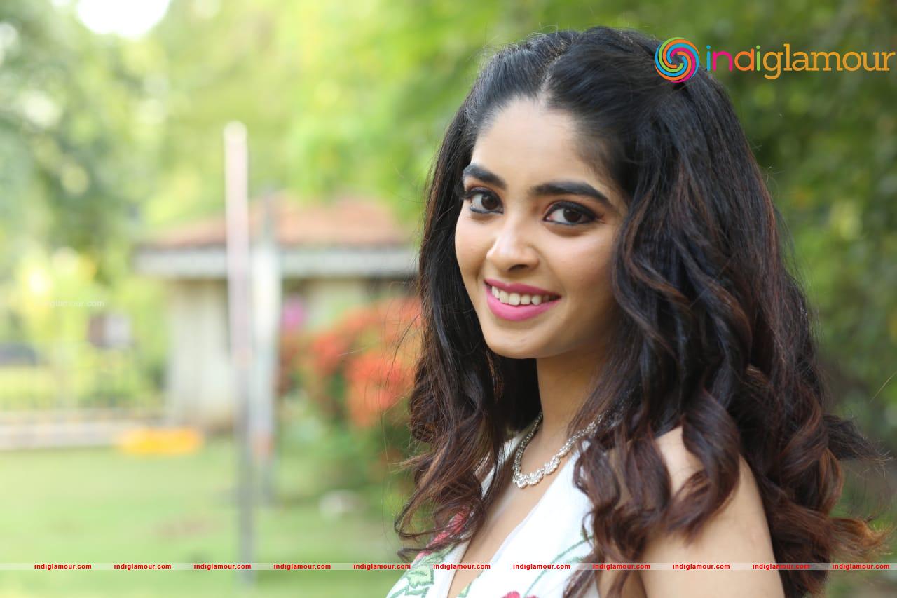 Akila Narayanan Actress hd photo