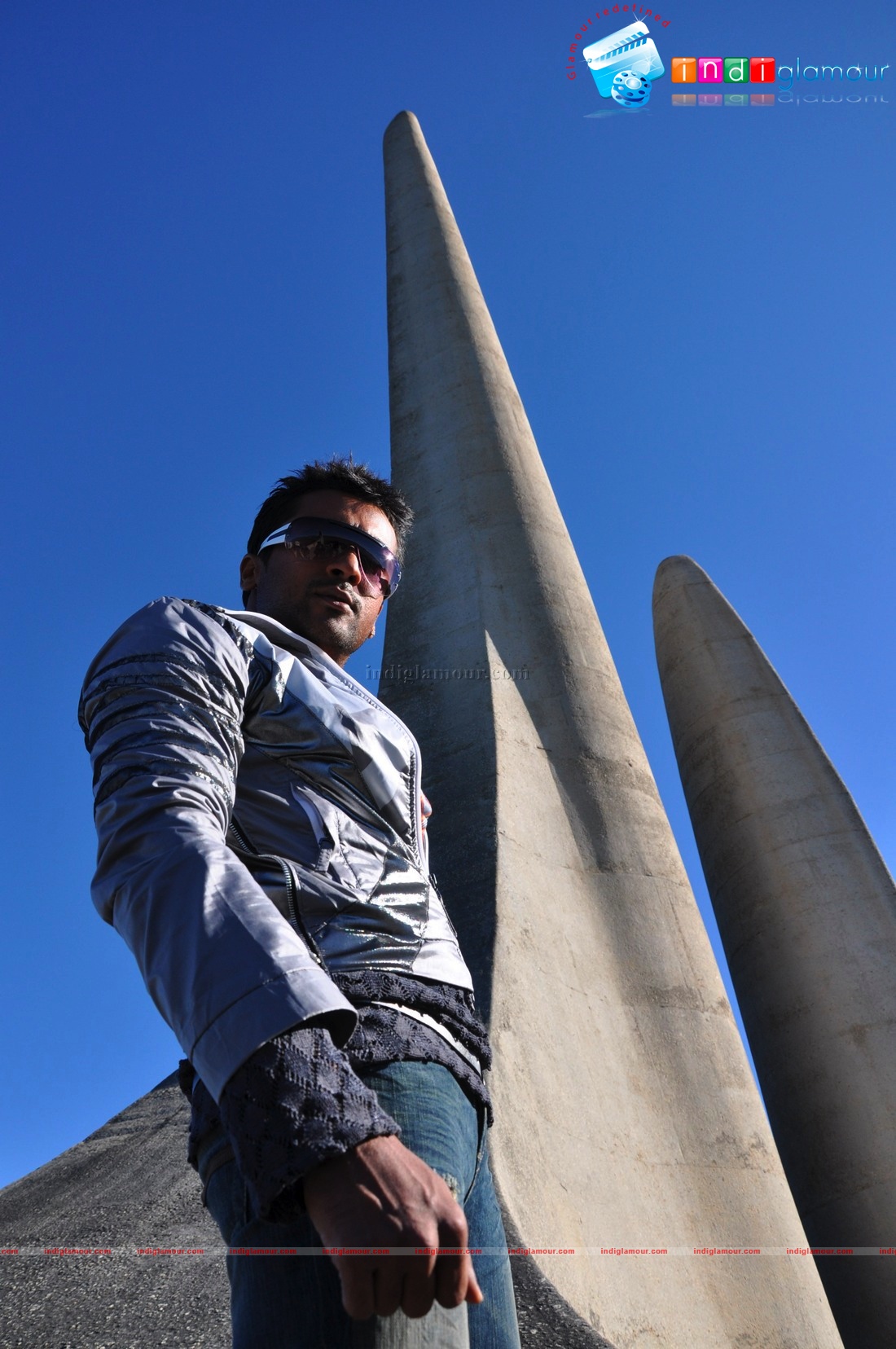 Aadhavan Movie hd photo