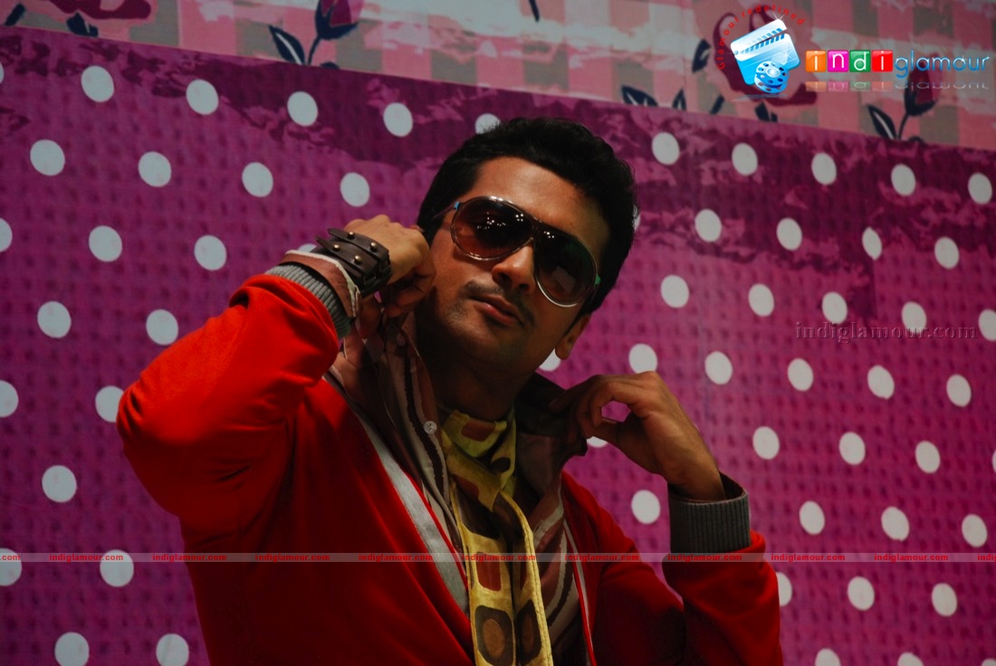 Aadhavan Movie hd photo
