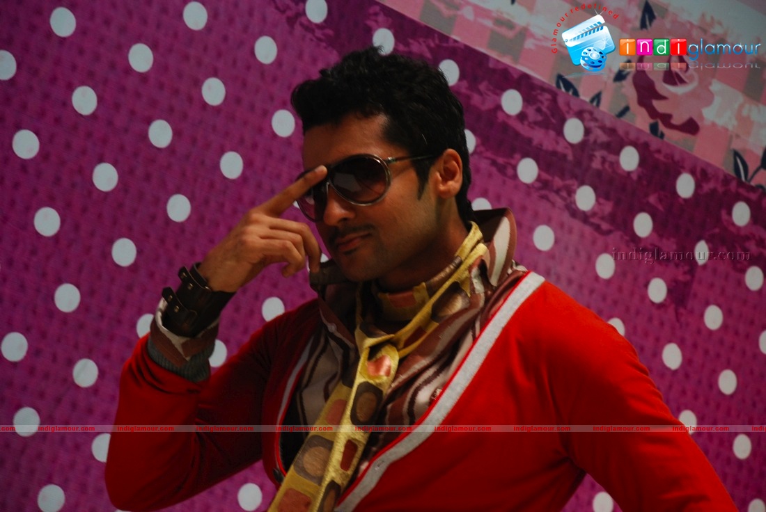 Aadhavan Movie hd photo