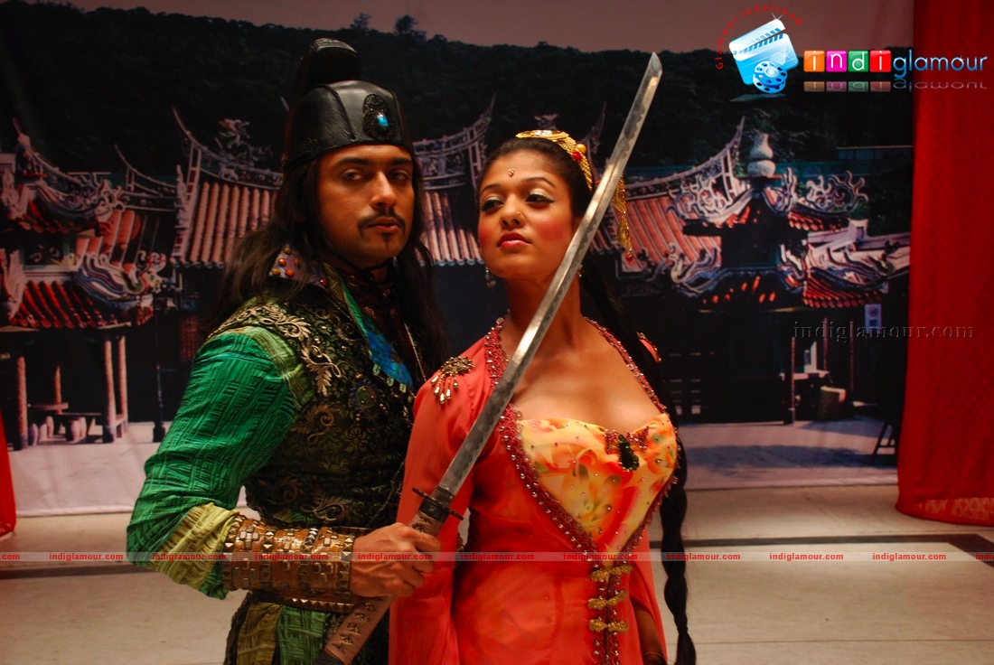 Aadhavan Movie hd photo