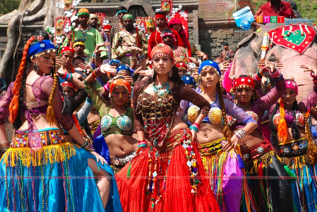 Aadhavan Movie hd photo