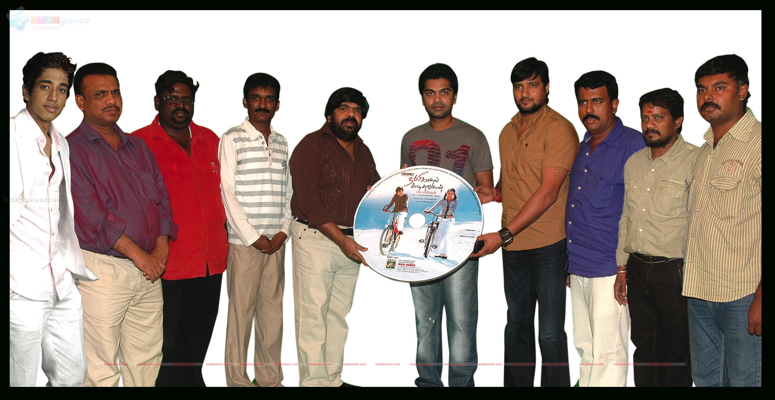 365 Kadhal Kadithangal Movie hd photo