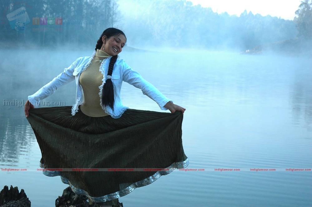 365 Kadhal Kadithangal Movie hd photo