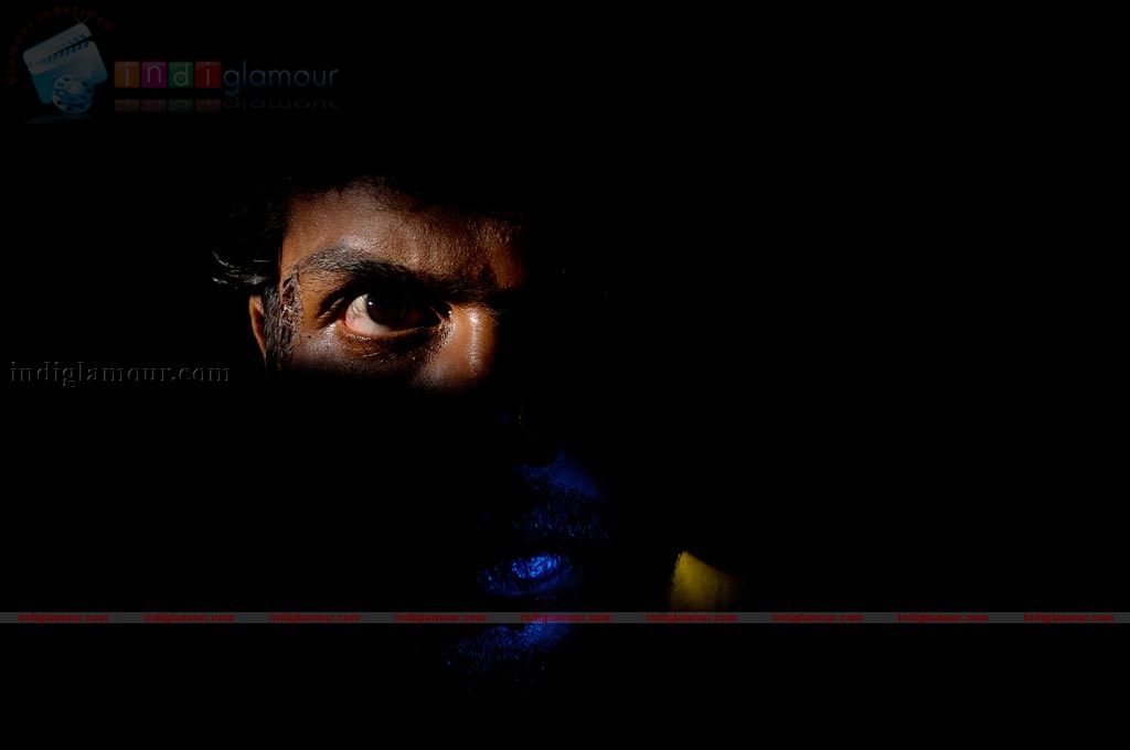 Aayirathil Oruvan Movie hd photo