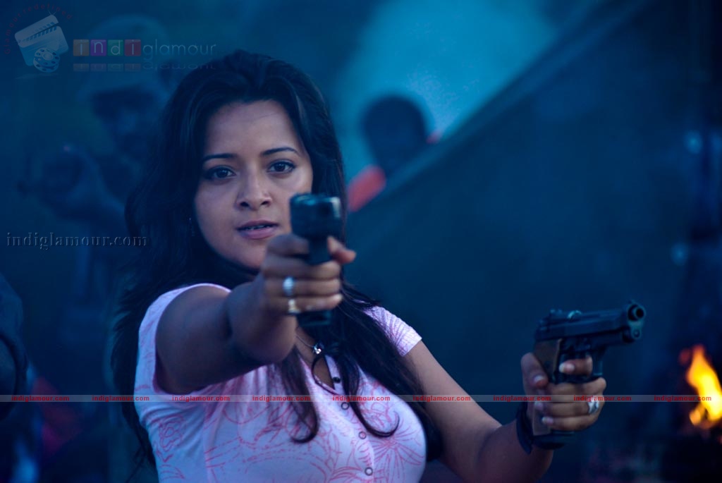 Aayirathil Oruvan Movie hd photo