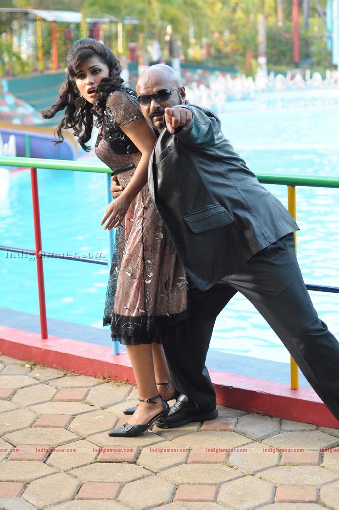 Innisai Kavalan Movie hd photo
