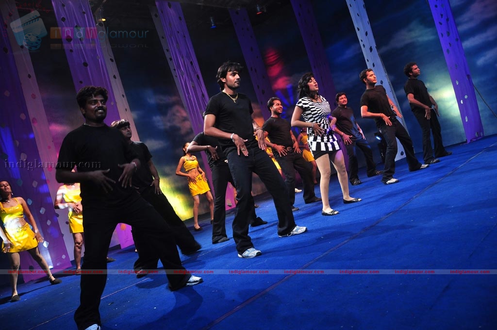 Innisai Kavalan Movie hd photo
