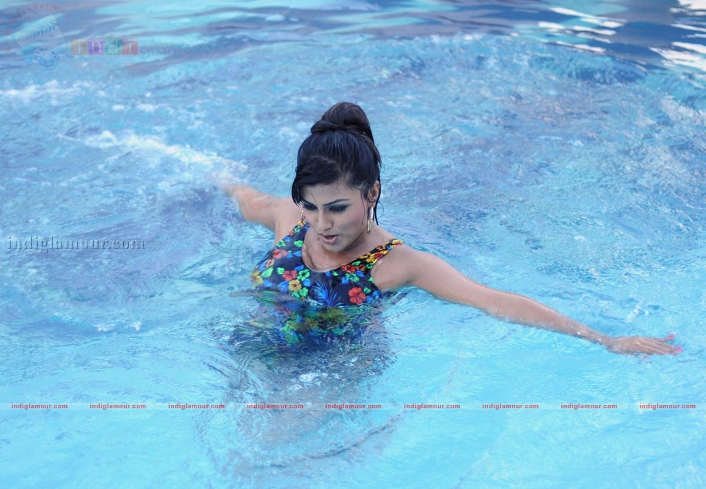 Innisai Kavalan Movie hd photo