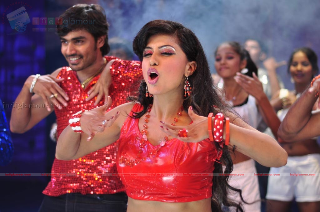 Innisai Kavalan Movie hd photo