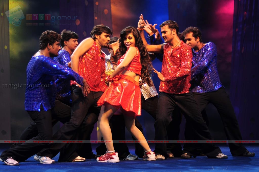 Innisai Kavalan Movie hd photo