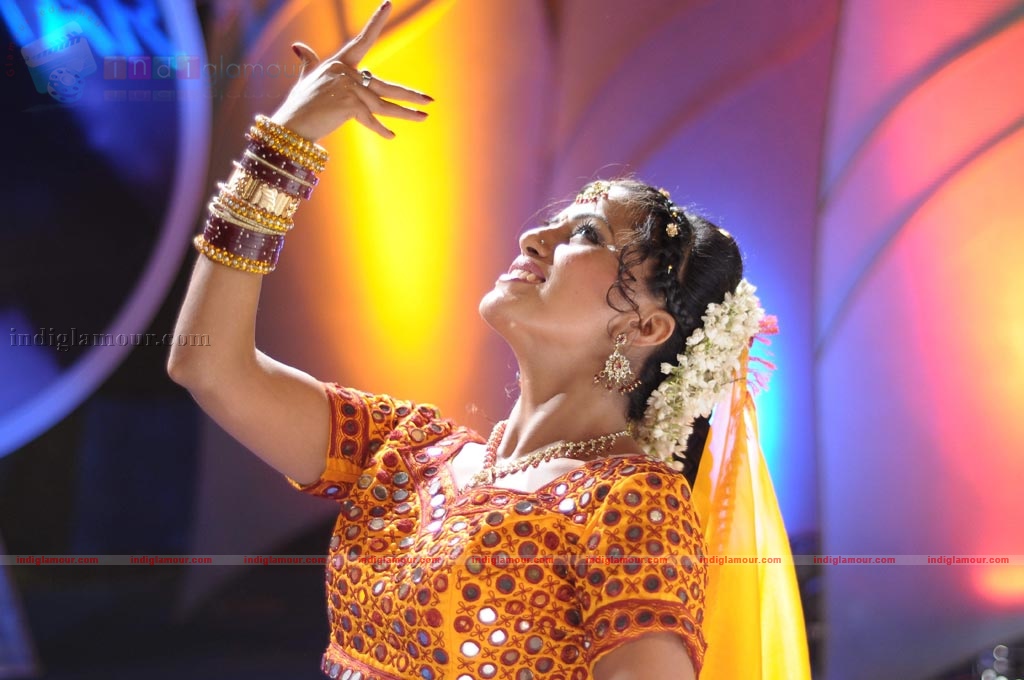 Innisai Kavalan Movie hd photo