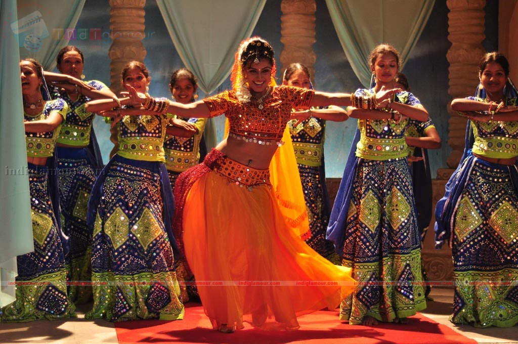 Innisai Kavalan Movie hd photo