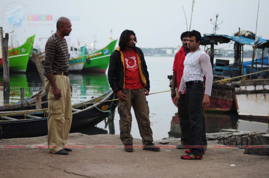 Innisai Kavalan Movie hd photo