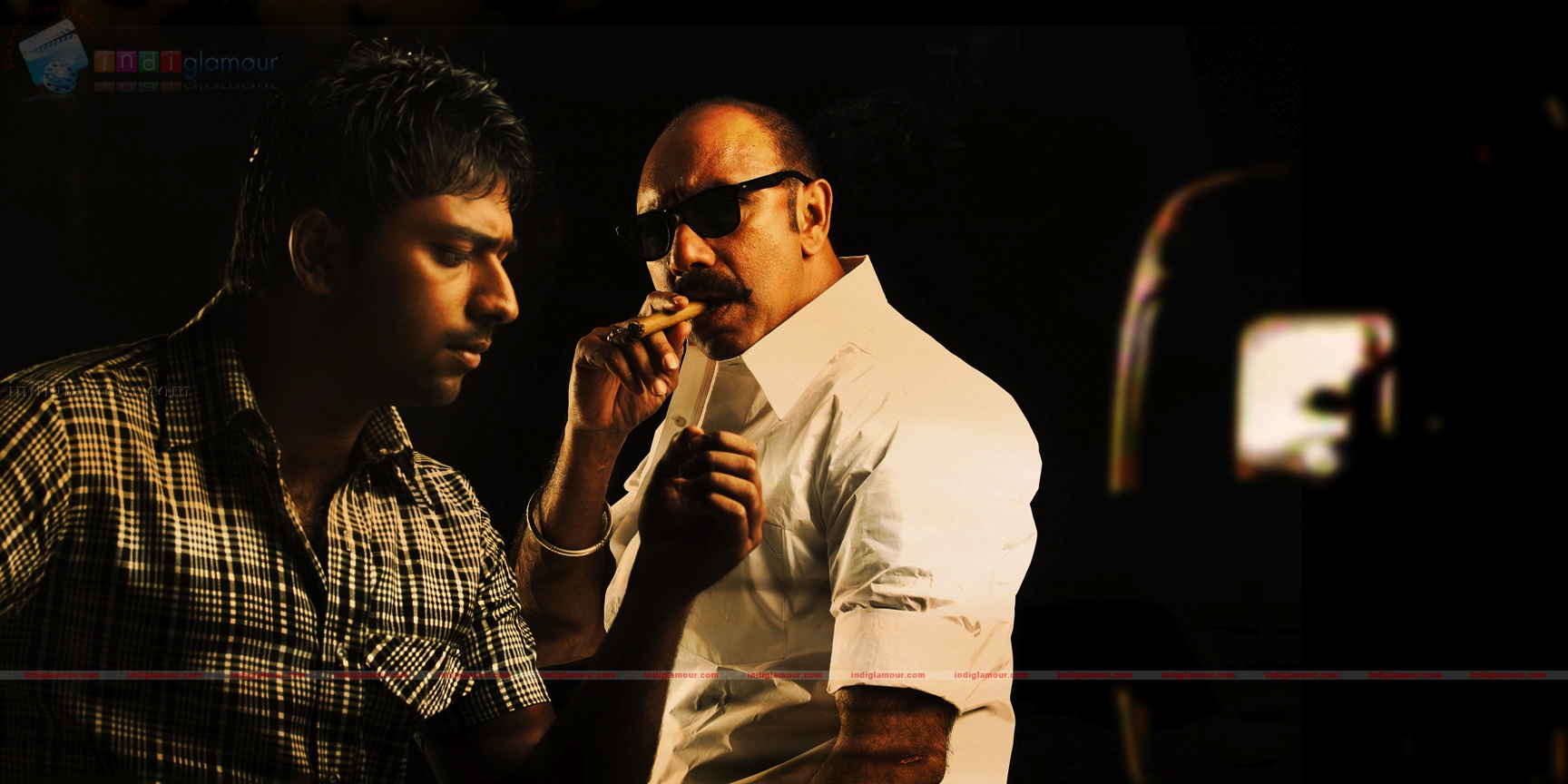 Aayiram Vilakku Movie hd photo