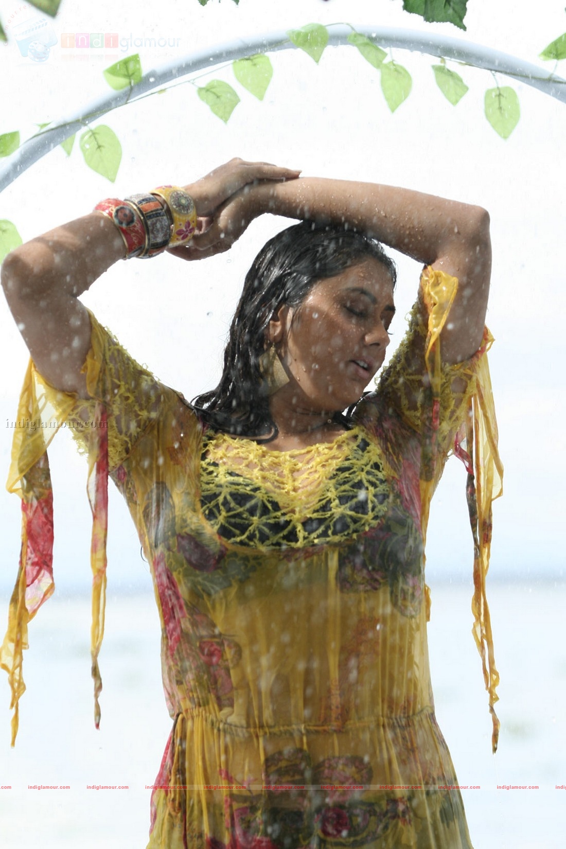 Namitha in Nil Kavani Ennai Kadhali Movie hd photo