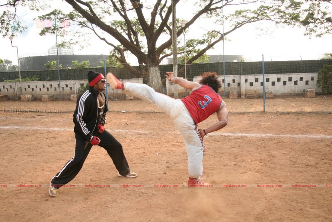 Namitha in Nil Kavani Ennai Kadhali Movie hd photo