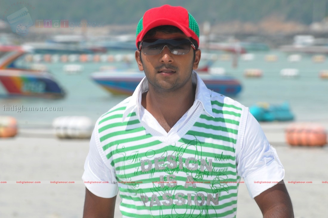 Siddu Plus Two First Attempt Movie hd photo