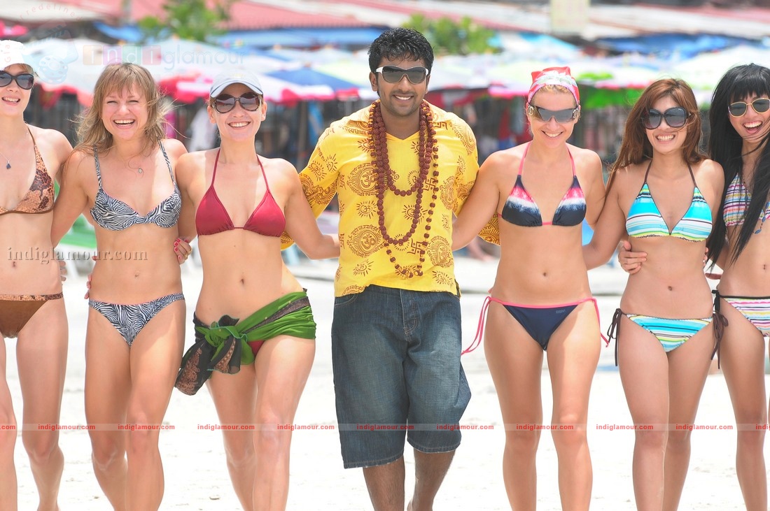 Siddu Plus Two First Attempt Movie hd photo