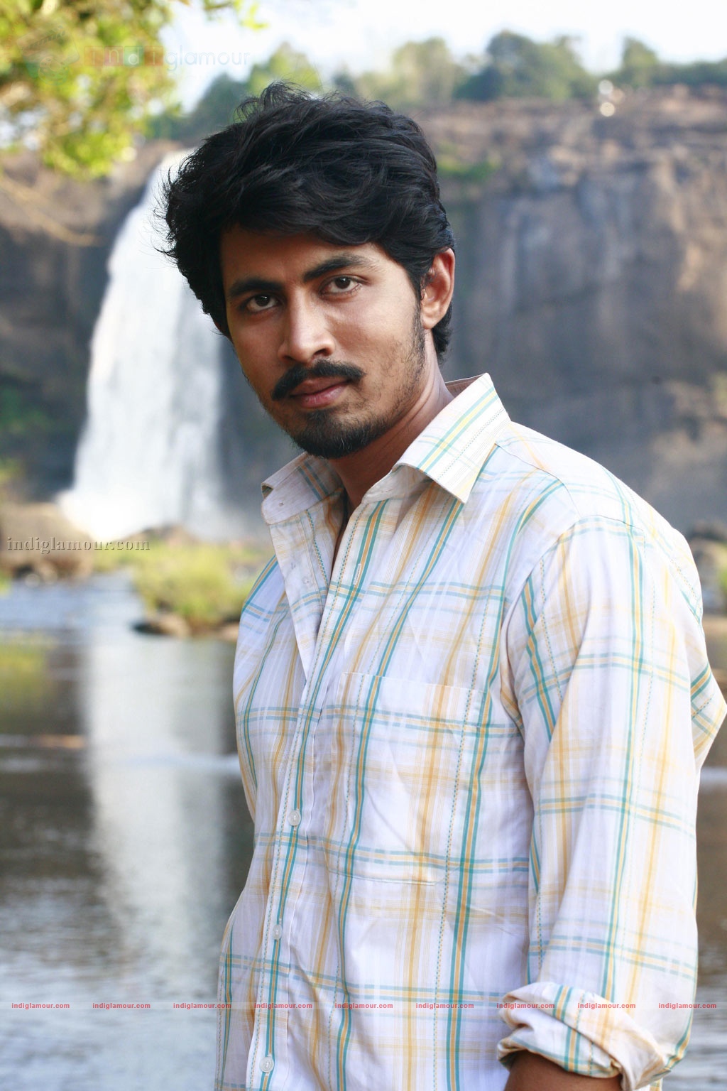 Edhuvum Nadakkum Movie hd photo
