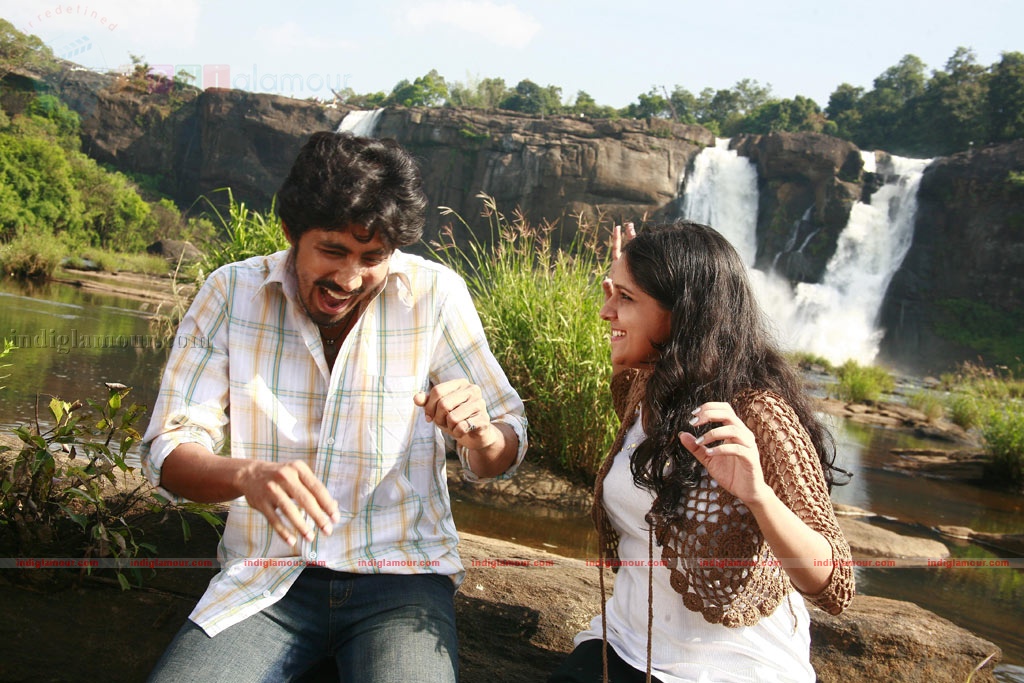 Edhuvum Nadakkum Movie hd photo