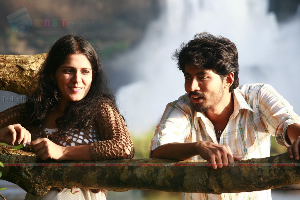 Edhuvum Nadakkum Movie hd photo