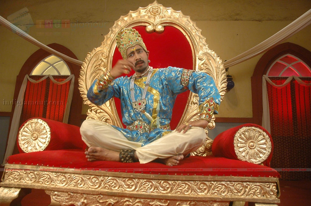 Edhuvum Nadakkum Movie hd photo