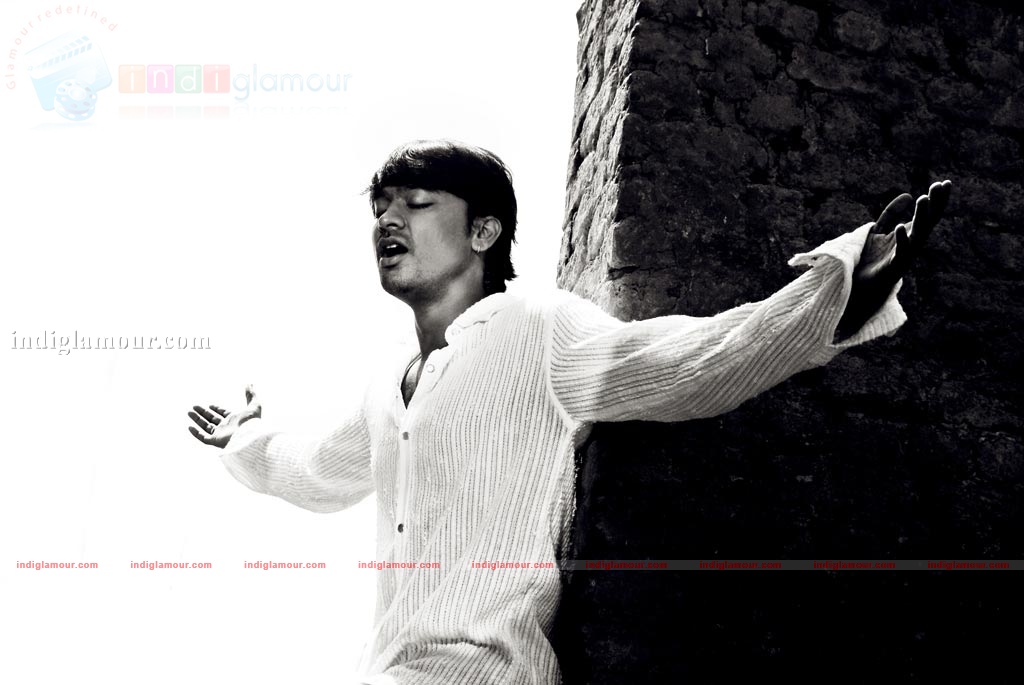 Katradhu Kalavu Movie hd photo