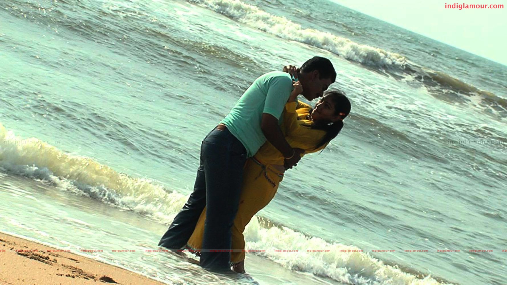 Kathalai Parikkathey Movie hd photo