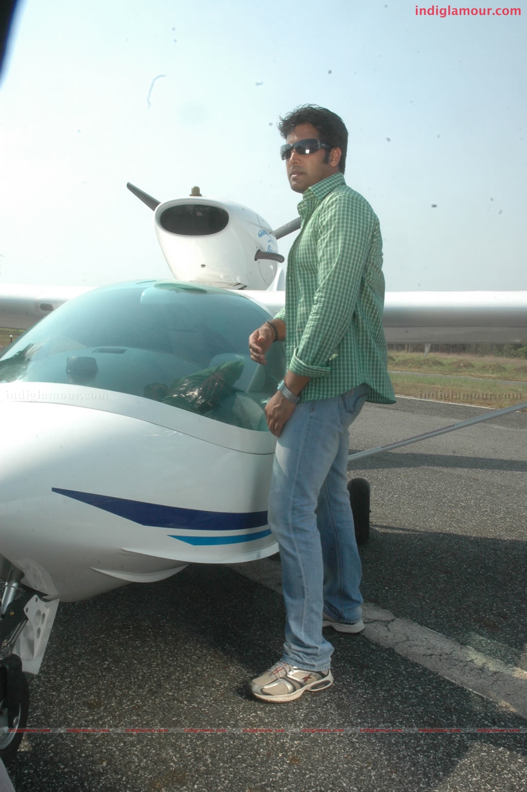 Ayutha Poratam Movie hd photo