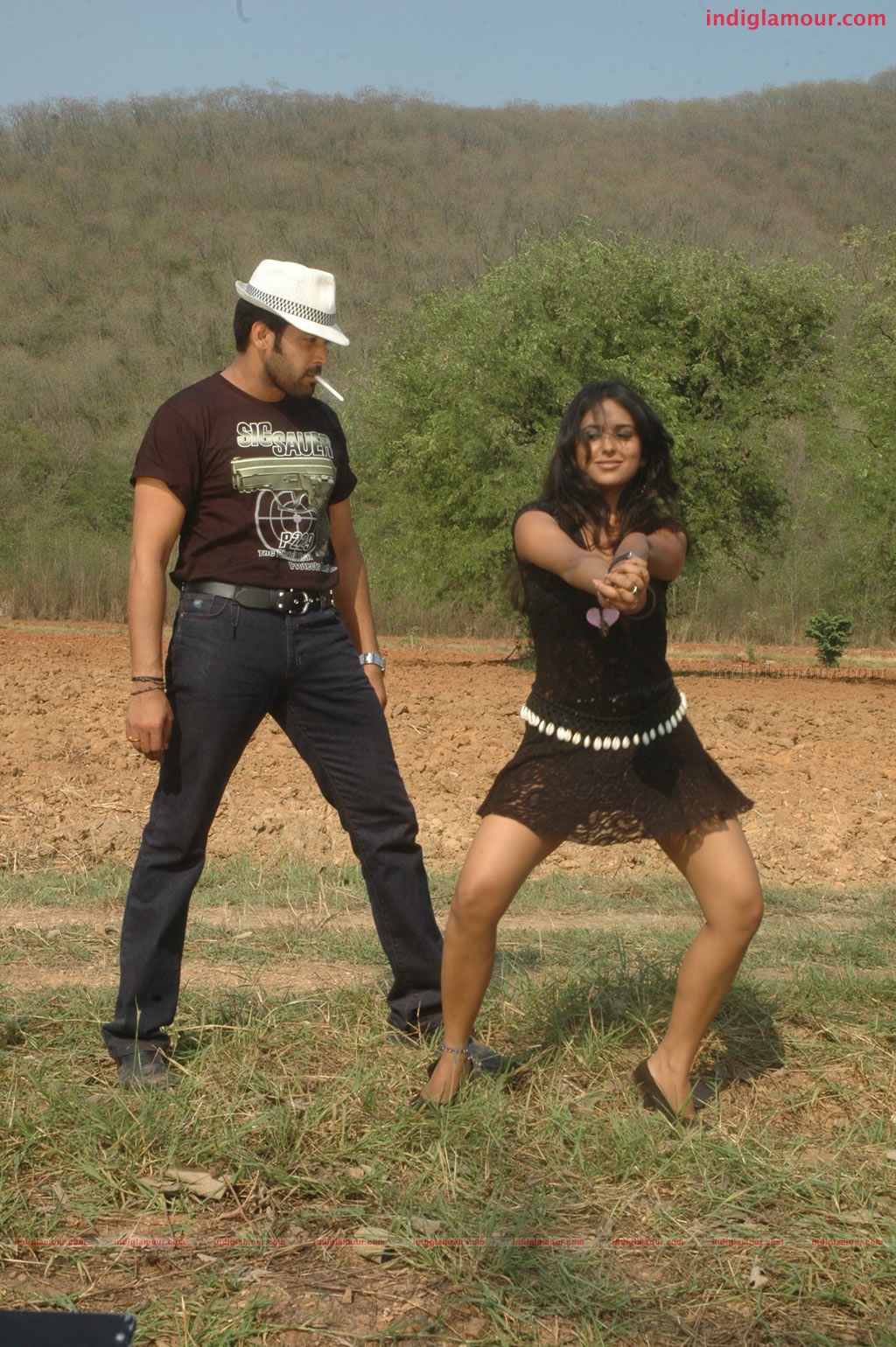 Ayutha Poratam Movie hd photo
