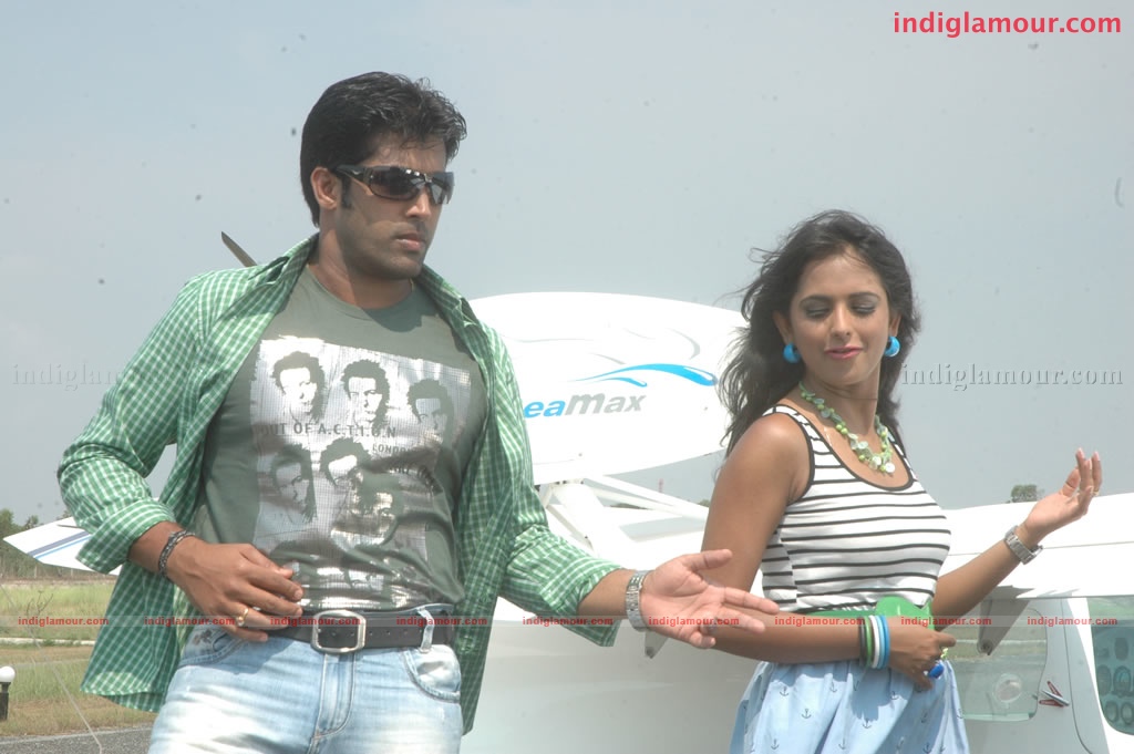 Ayutha Poratam Movie hd photo