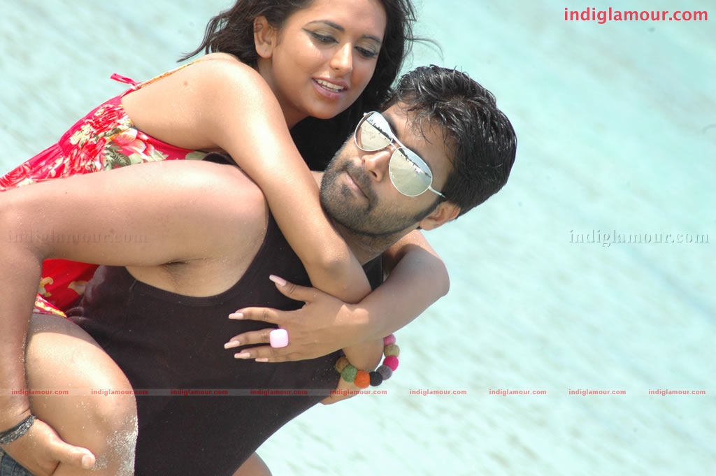 Ayutha Poratam Movie hd photo