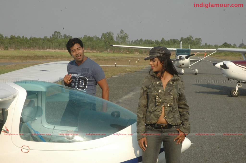 Ayutha Poratam Movie hd photo
