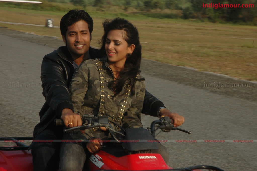 Ayutha Poratam Movie hd photo