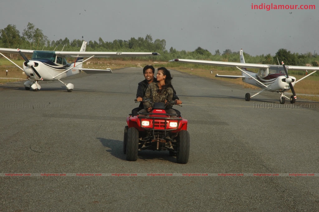 Ayutha Poratam Movie hd photo