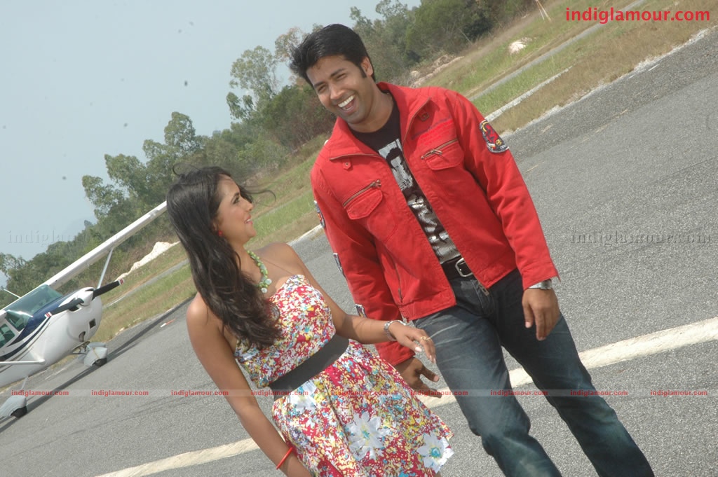Ayutha Poratam Movie hd photo