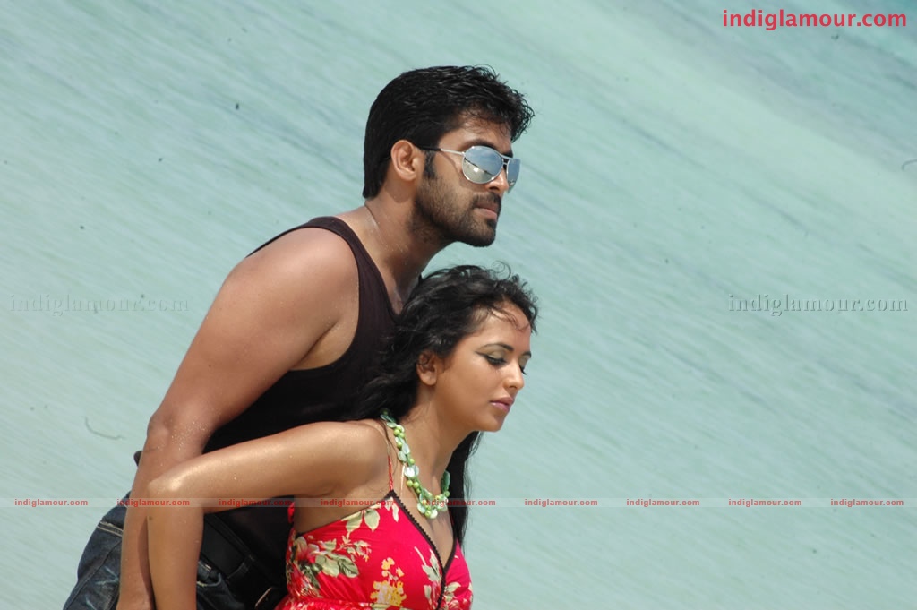 Ayutha Poratam Movie hd photo