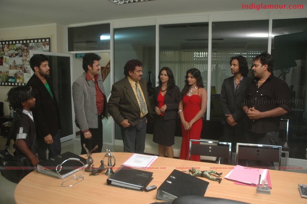 Ayutha Poratam Movie hd photo
