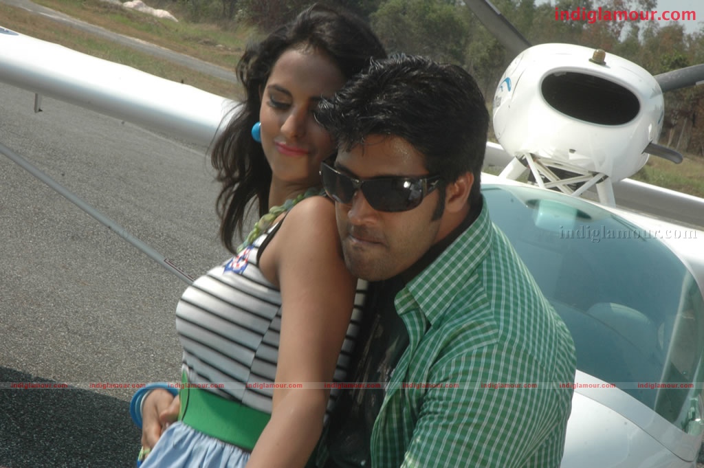 Ayutha Poratam Movie hd photo